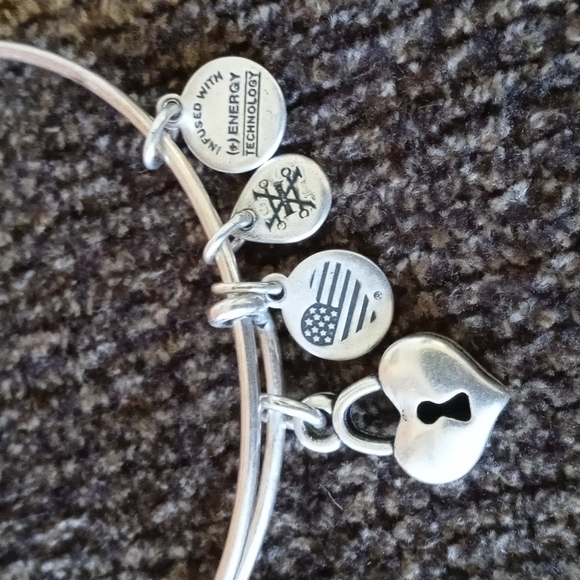 Alex and Ani Puff Heart bangle Bracelet - Picture 3 of 3